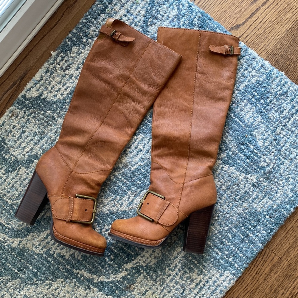 Brown buckle boots